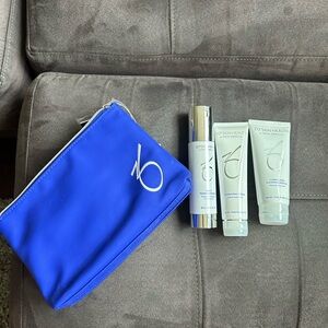 ZO skincare bundle with Zein Obagi travel bag